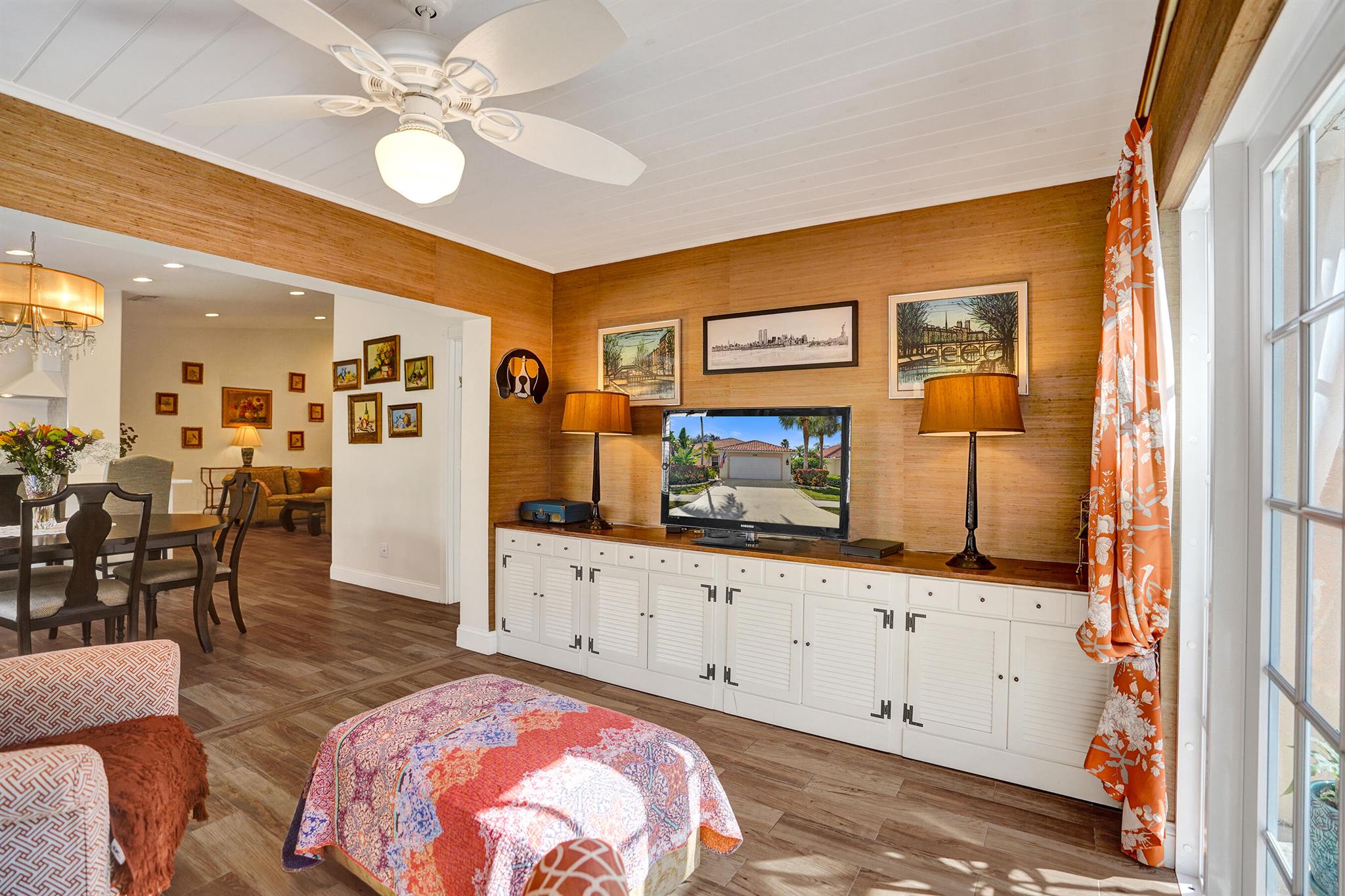 RIVERWALK - Residential