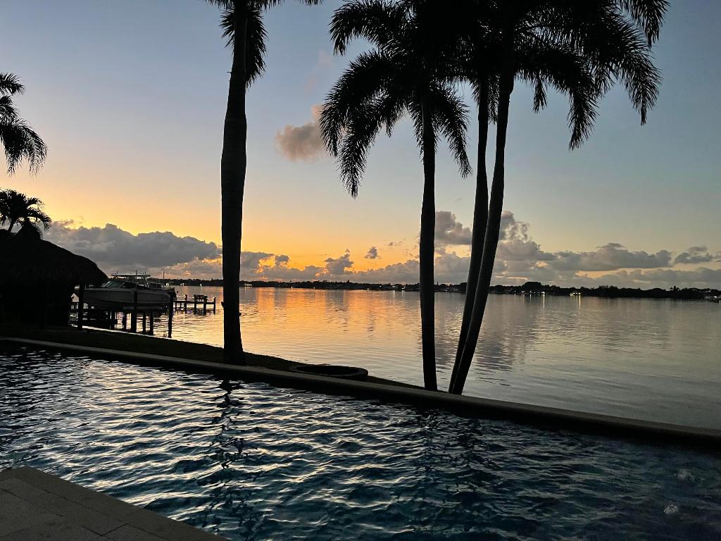 Tequesta Country Club - Residential