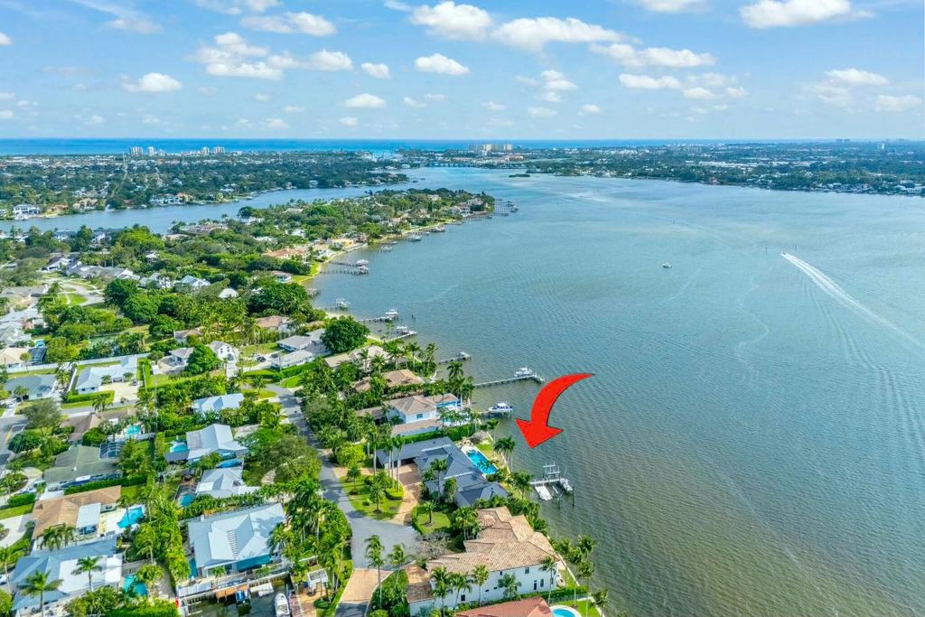 Photo of 10 Yacht Club Place, Tequesta, FL 33469 (MLS # R11045749)