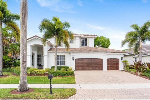 2527 Montclaire Cir Weston FL 33327