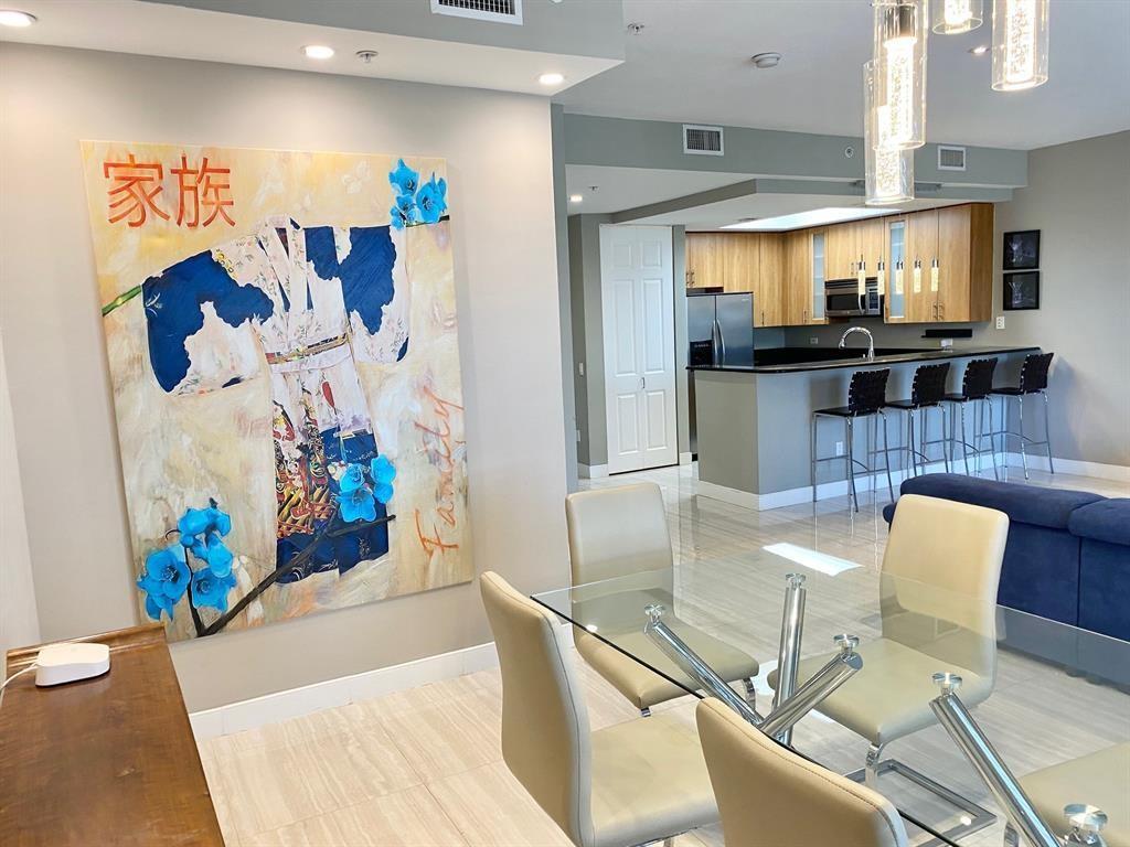 2631 NE 14th Ave 302