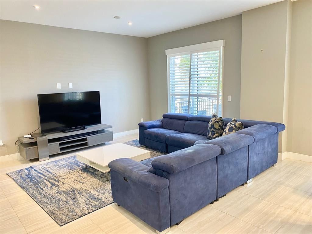 Photo of 2631 NE 14th Avenue #302, Wilton Manors, FL 33334 (MLS # F10537028)