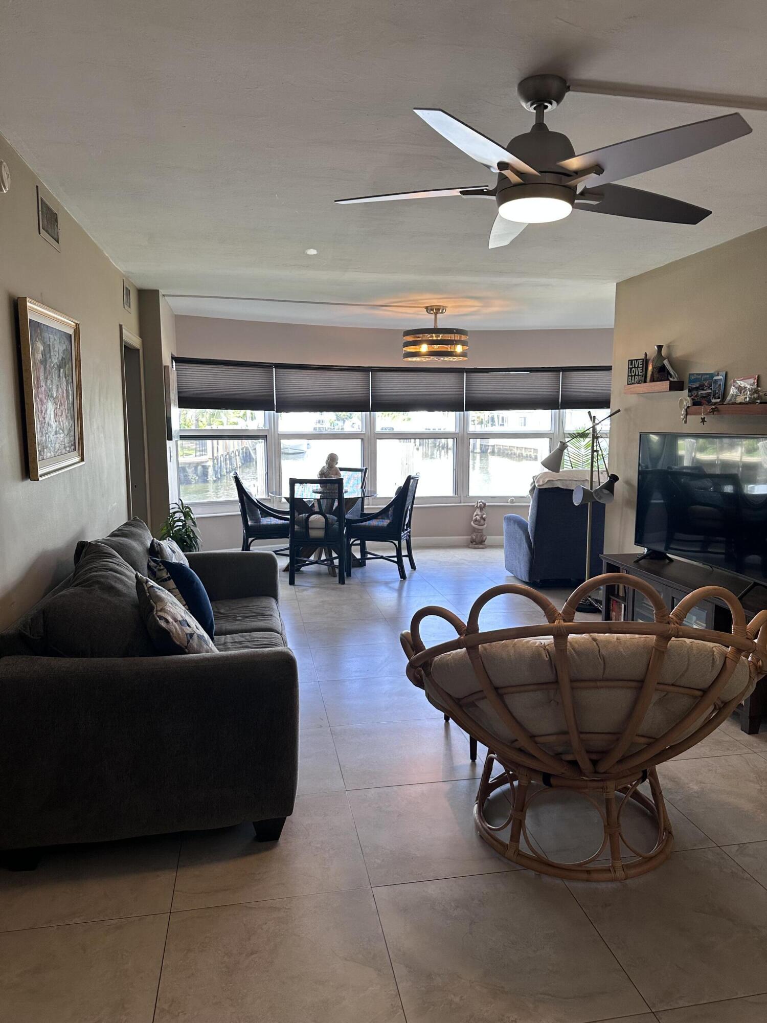 3121 NE 51st Street 103e