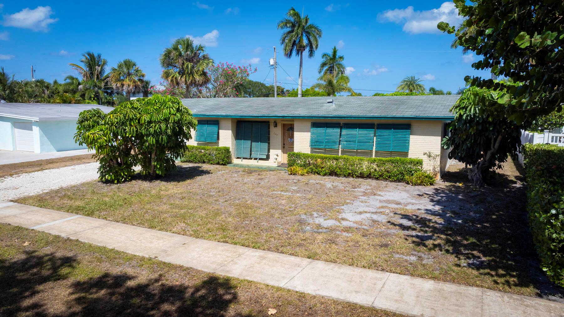 736 Tradewind Drive