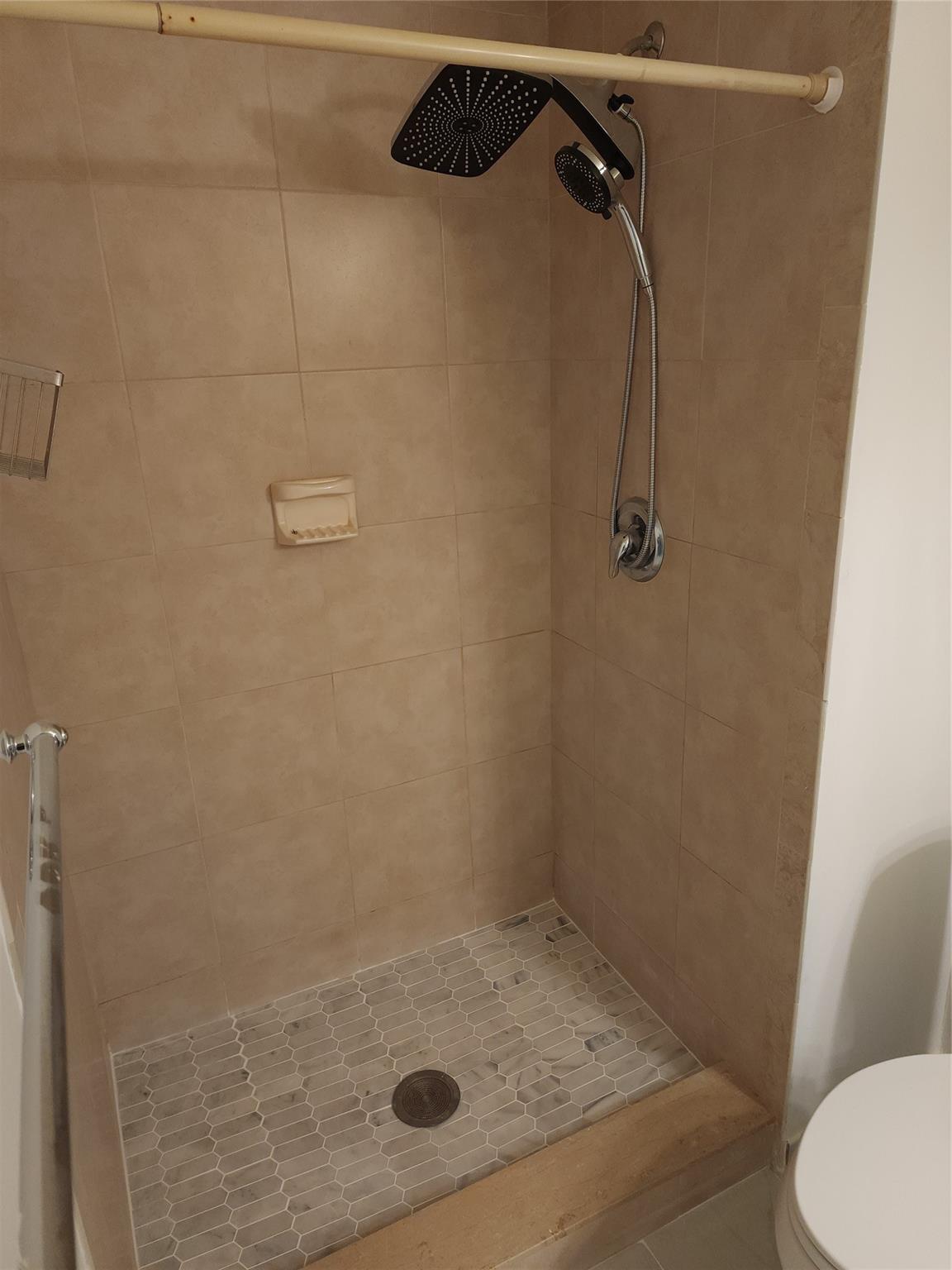 ROCK CREEK PHASE TWO - Residential Lease