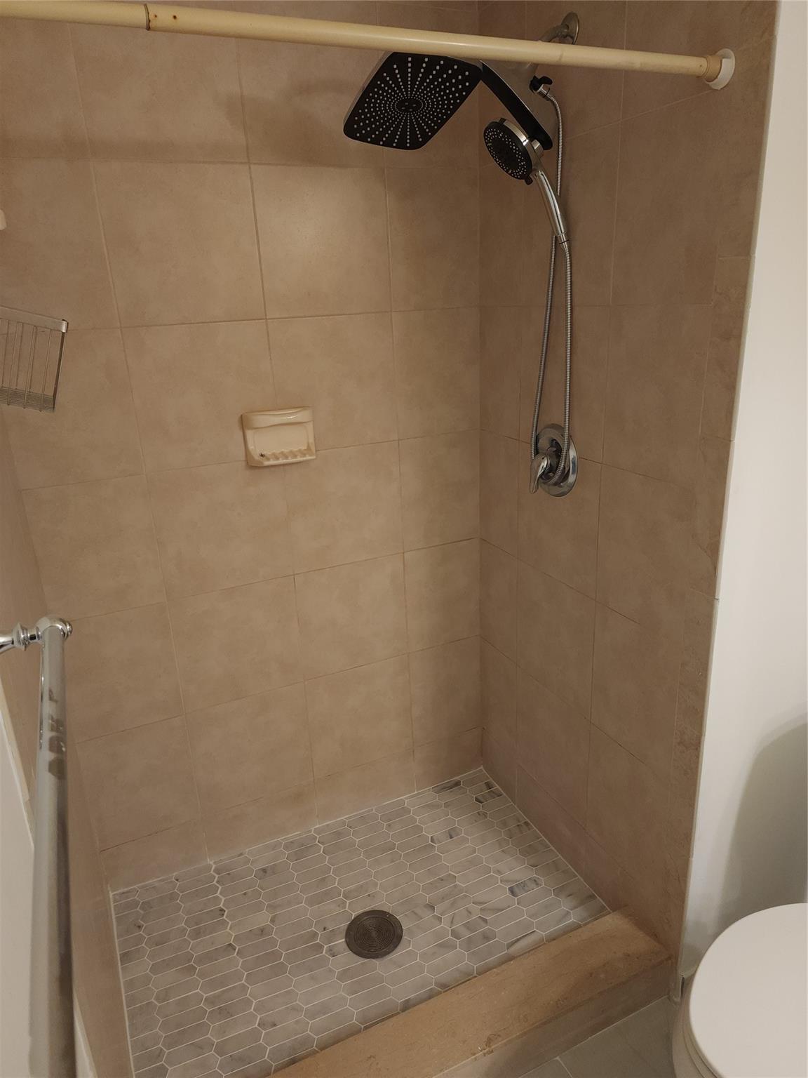 ROCK CREEK PHASE TWO - Residential Lease