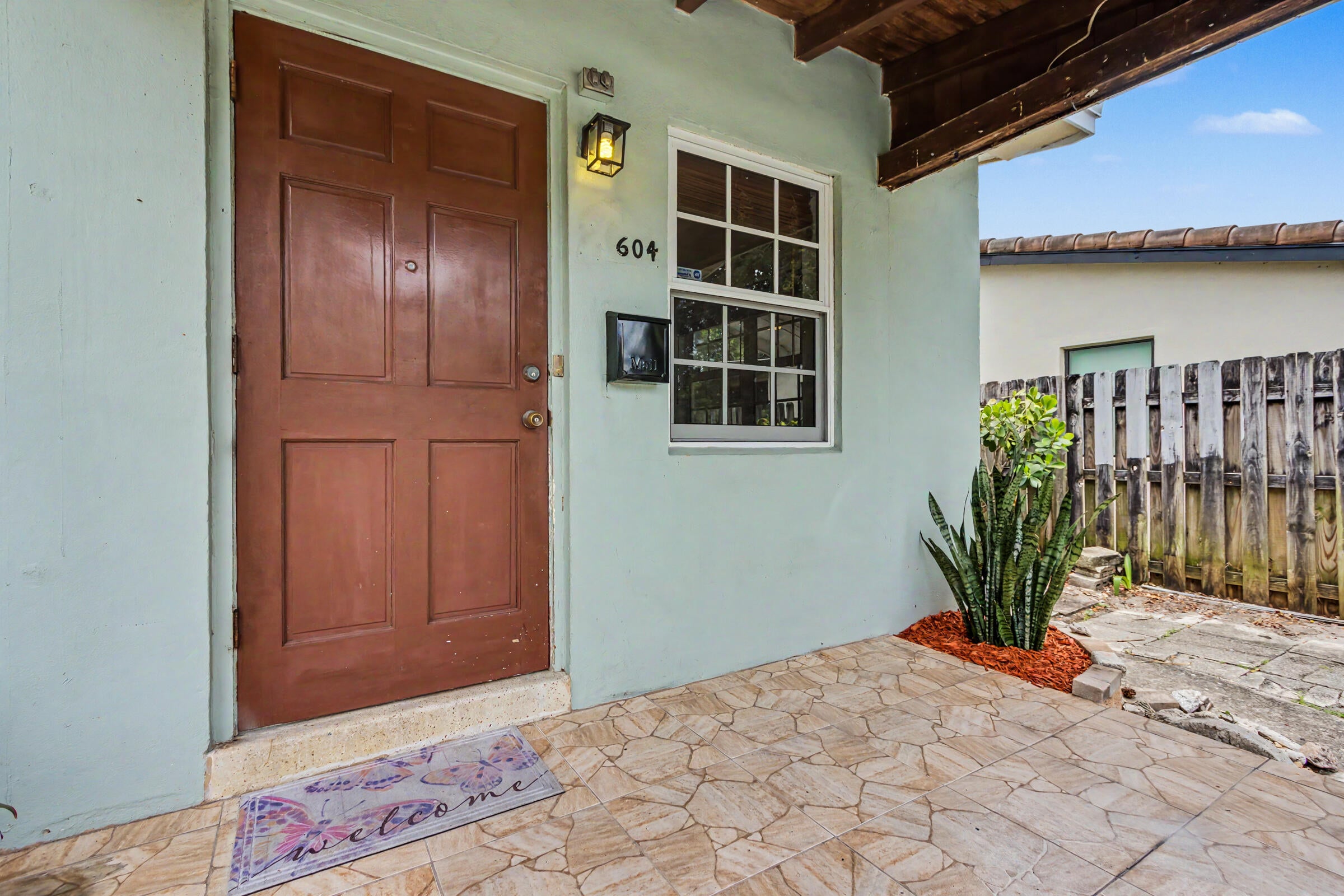 604 NE 14th Place, Fort Lauderdale FL 33304