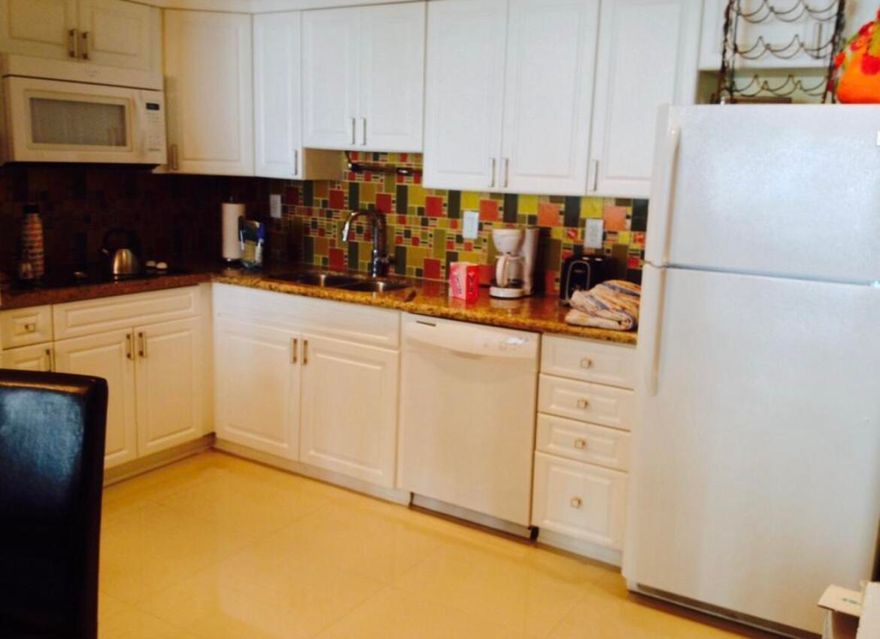 Beautiful unit in Sunny Isles, 2 bed 2  to complete bath ,  big kitchen with Den, open balcony, all amenities in building . call listing agent for more info