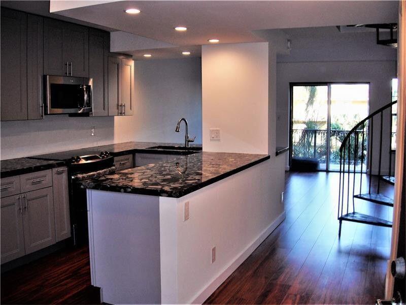 TENNIS CLUB MC LOUGHLIN C - Residential Lease