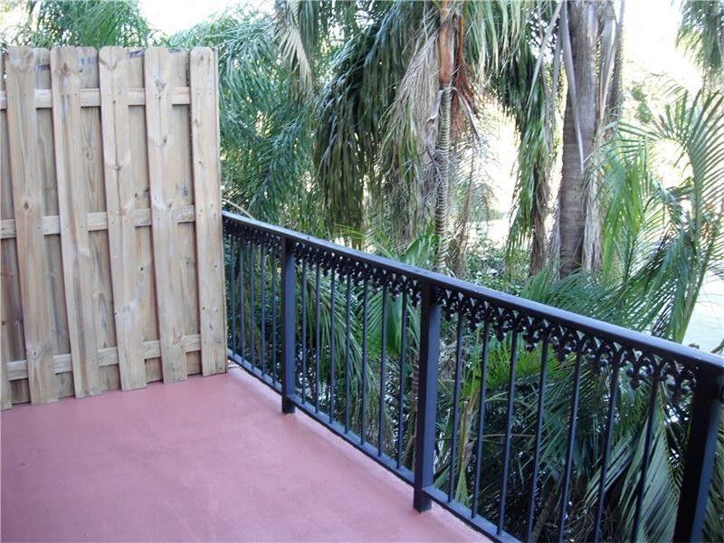 TENNIS CLUB MC LOUGHLIN C - Residential Lease