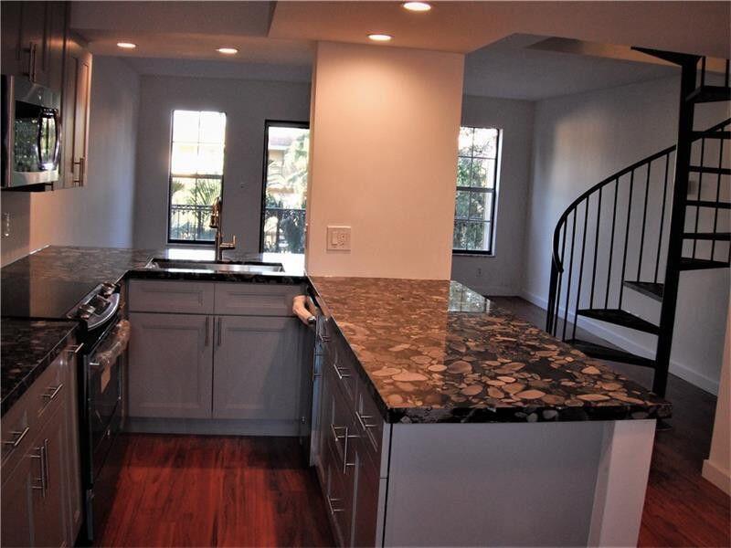 TENNIS CLUB MC LOUGHLIN C - Residential Lease