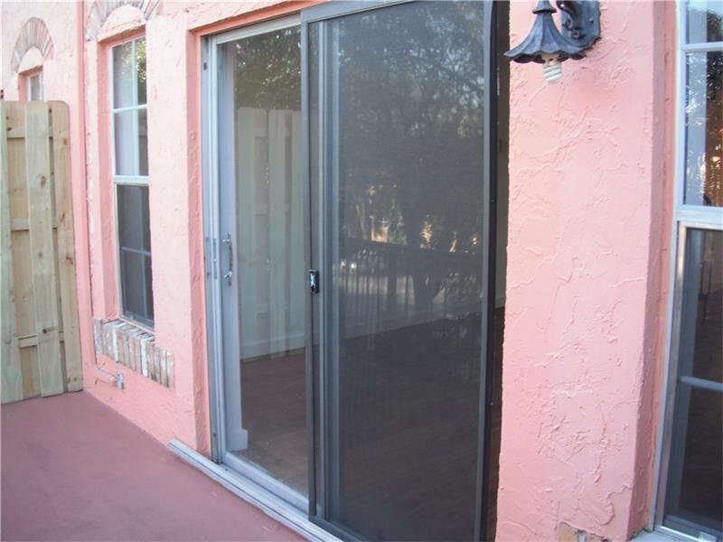 TENNIS CLUB MC LOUGHLIN C - Residential Lease