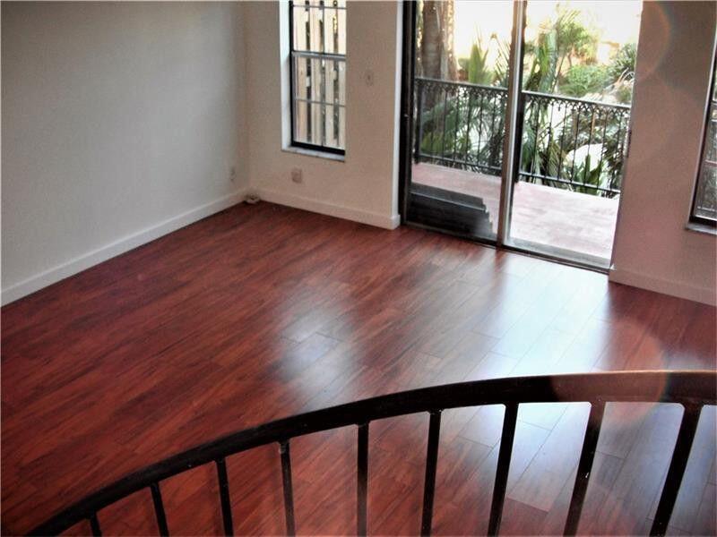 TENNIS CLUB MC LOUGHLIN C - Residential Lease