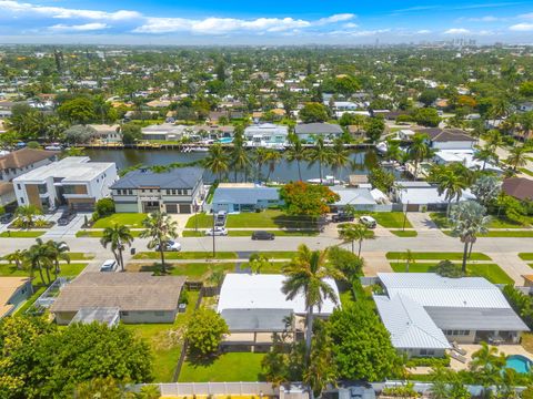 Tiny photo for 2610 NE 50th Street, Lighthouse Point, FL 33064 (MLS # B26050195)