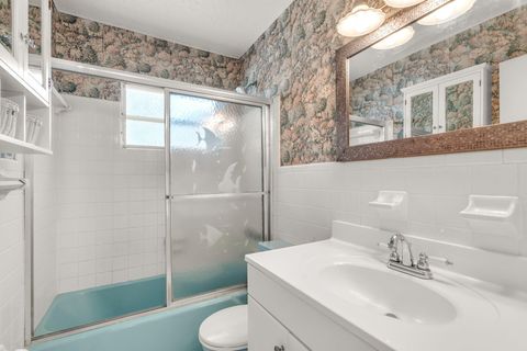 Tiny photo for 2610 NE 50th Street, Lighthouse Point, FL 33064 (MLS # B26050195)
