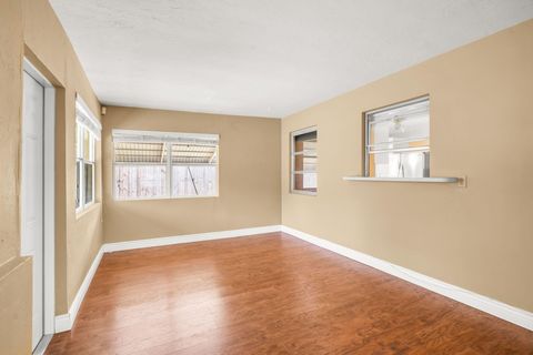 Tiny photo for 2610 NE 50th Street, Lighthouse Point, FL 33064 (MLS # B26050195)