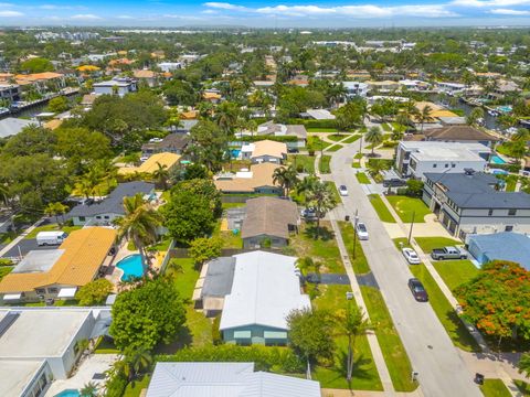 Tiny photo for 2610 NE 50th Street, Lighthouse Point, FL 33064 (MLS # B26050195)