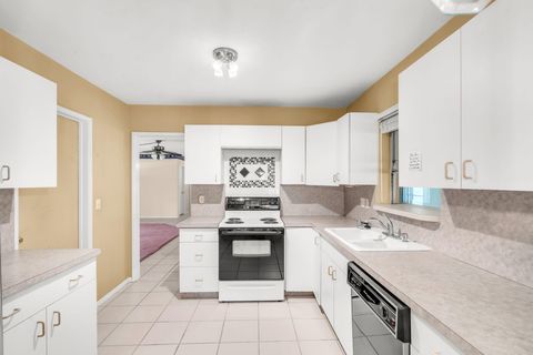 Tiny photo for 2610 NE 50th Street, Lighthouse Point, FL 33064 (MLS # B26050195)