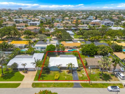 Tiny photo for 2610 NE 50th Street, Lighthouse Point, FL 33064 (MLS # B26050195)