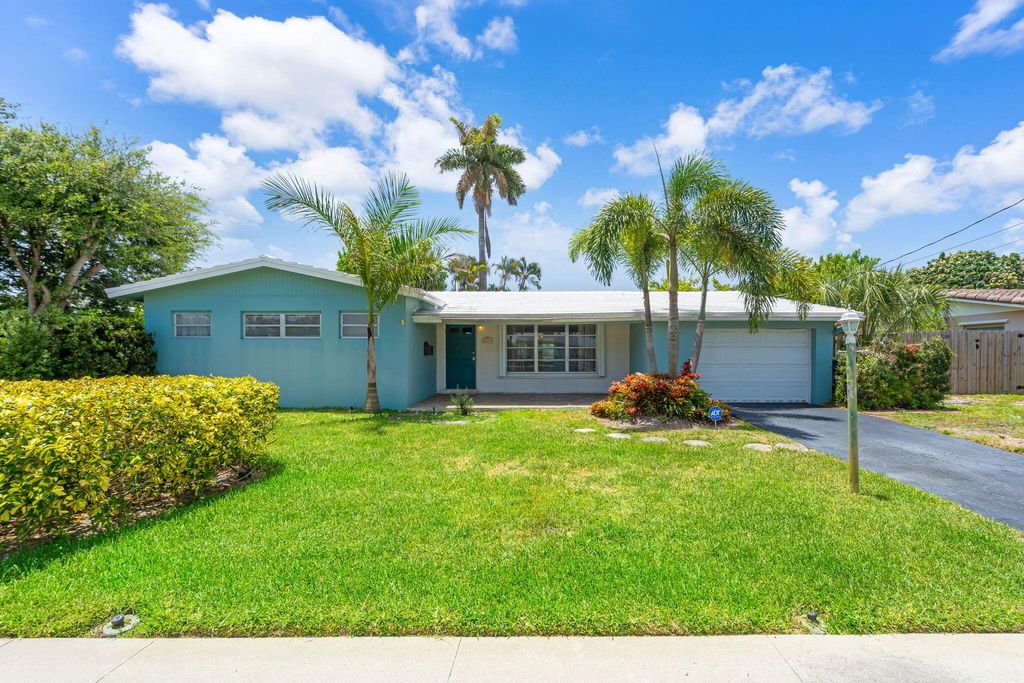 Photo of 2610 NE 50th Street, Lighthouse Point, FL 33064 (MLS # B26050195)