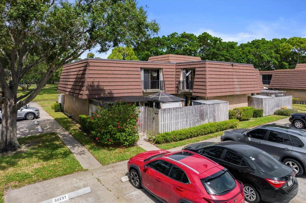 GARDEN LAKES & GARDEN SQUARE SHOPS - Residential