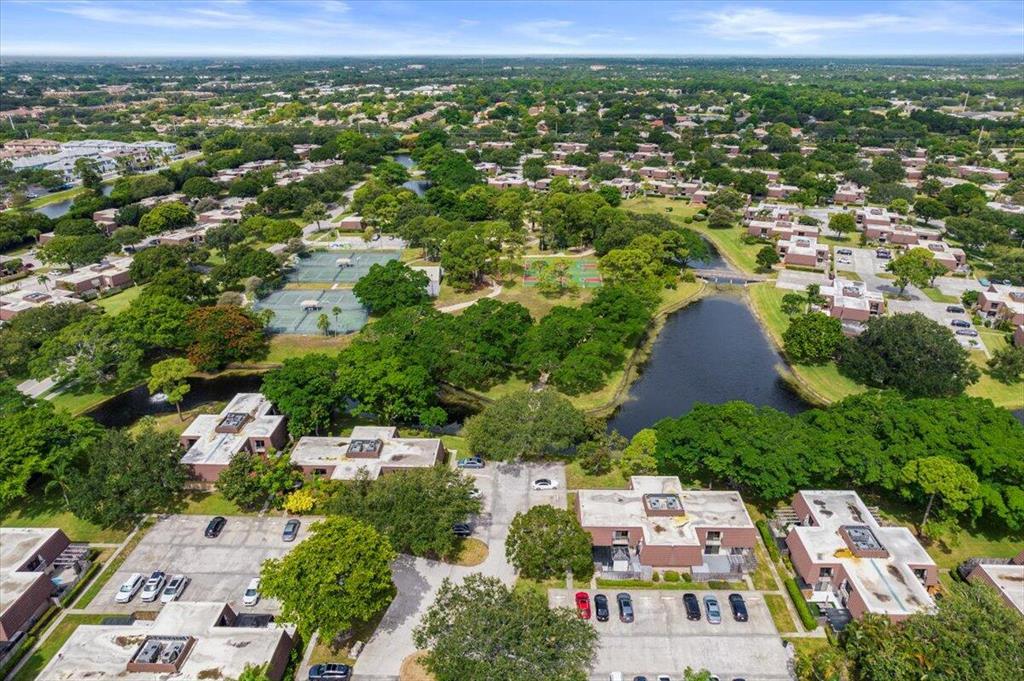 GARDEN LAKES & GARDEN SQUARE SHOPS - Residential