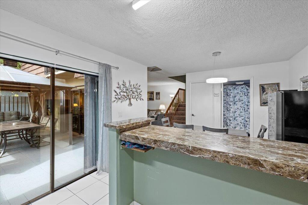 GARDEN LAKES & GARDEN SQUARE SHOPS - Residential