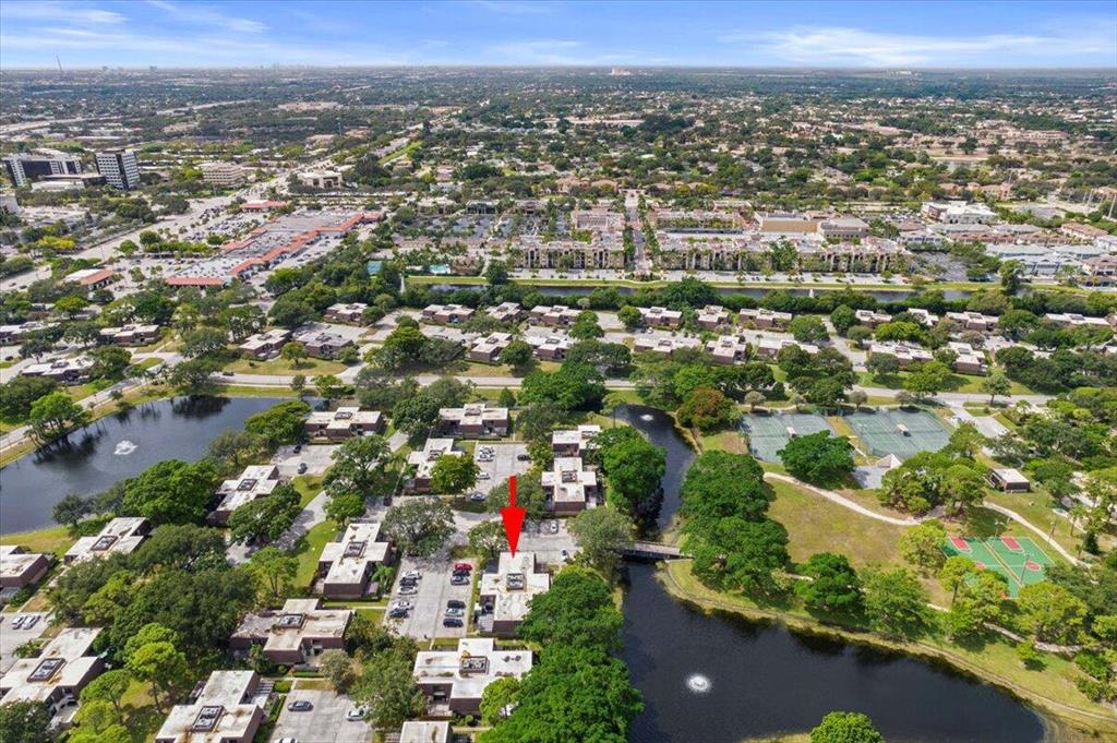 GARDEN LAKES & GARDEN SQUARE SHOPS - Residential