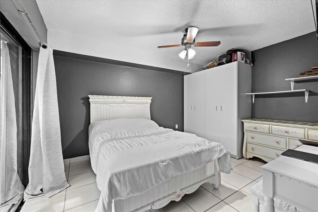 GARDEN LAKES & GARDEN SQUARE SHOPS - Residential