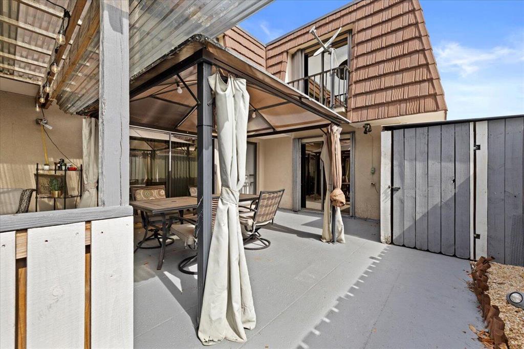 GARDEN LAKES & GARDEN SQUARE SHOPS - Residential