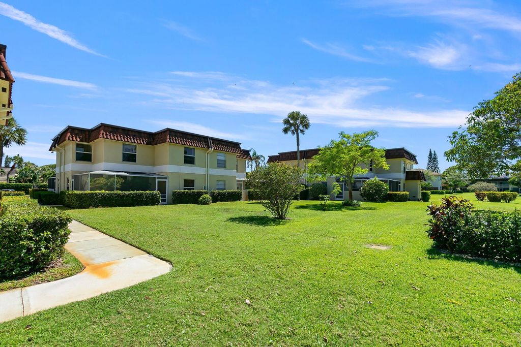 Photo of 717 S Us Highway 1 #912, Jupiter, FL 33477 (MLS # R10991550)