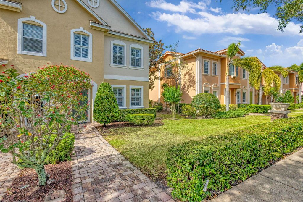 Photo of 575 Dakota Drive, Jupiter, FL 33458 (MLS # R11115327)