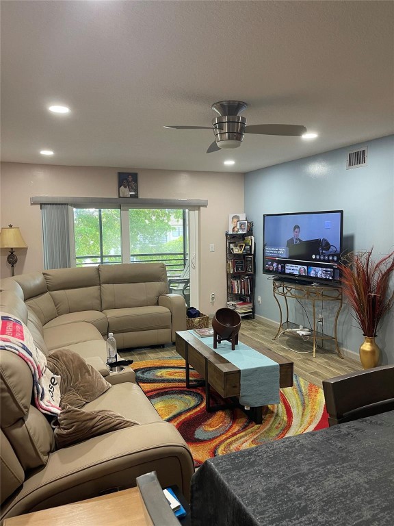 LAKES OF CARRIAGE HILLS 2 - Residential