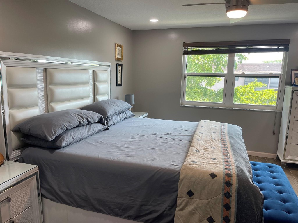 LAKES OF CARRIAGE HILLS 2 - Residential