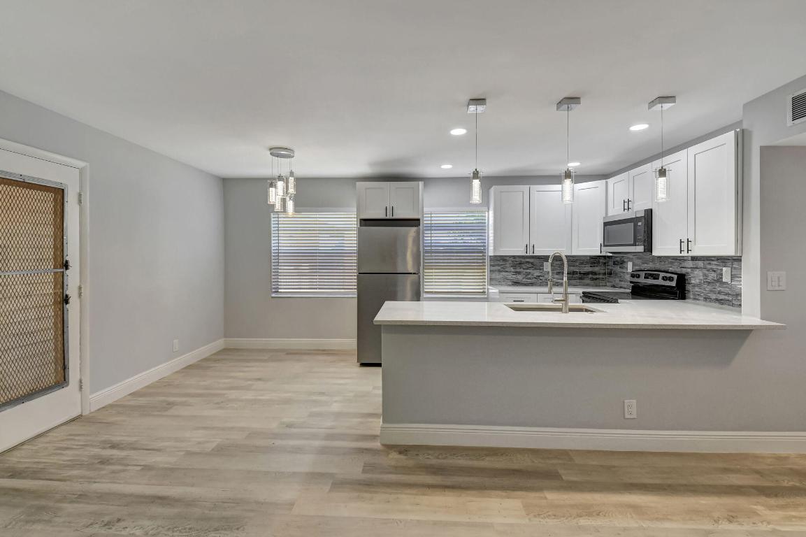 KINGS POINT FLANDERS CONDOS - Residential