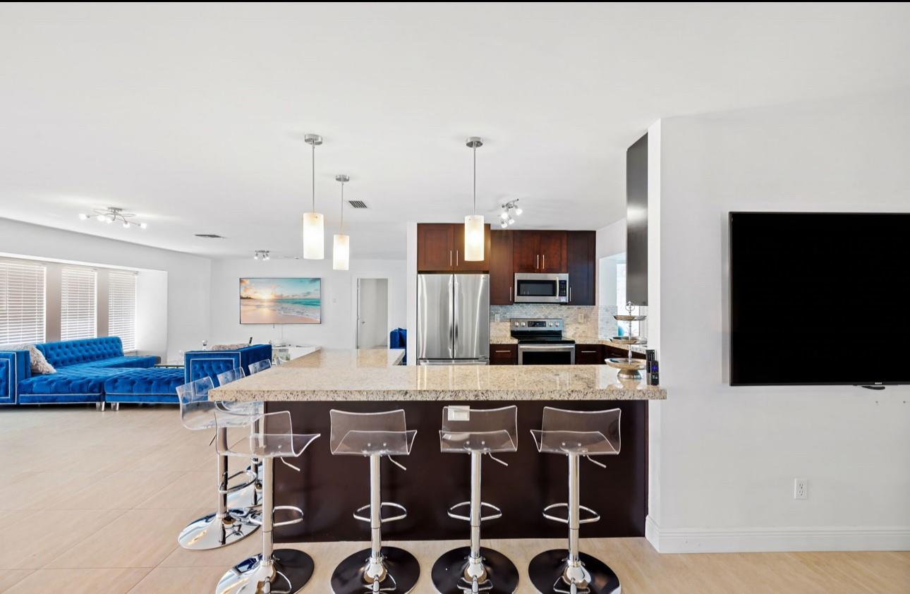 SALA DEL MAR - Residential Lease