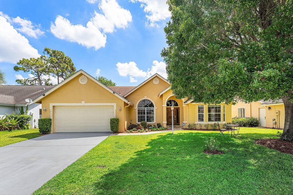 Photo of 13053 Meadowbreeze Drive, Wellington, FL 33414 (MLS # B26008977)