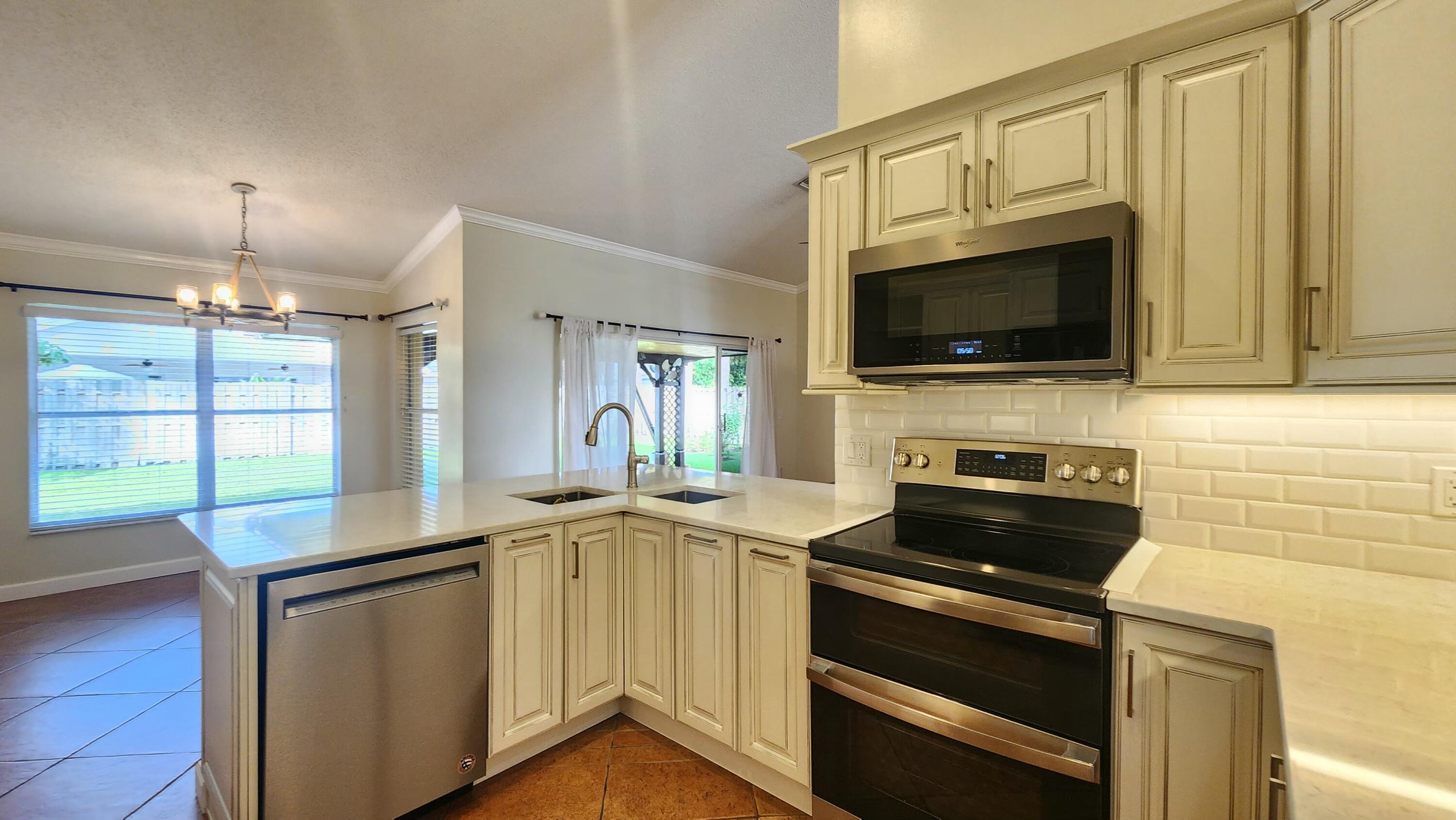 MEADOWLAND COVE PL 2 OF WELLINGTON - Residential