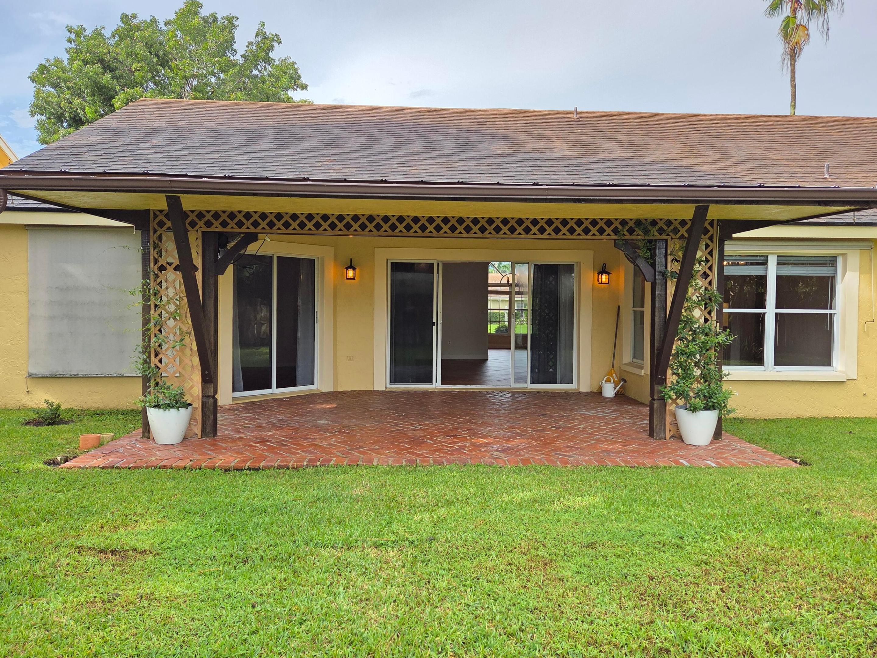 MEADOWLAND COVE PL 2 OF WELLINGTON - Residential