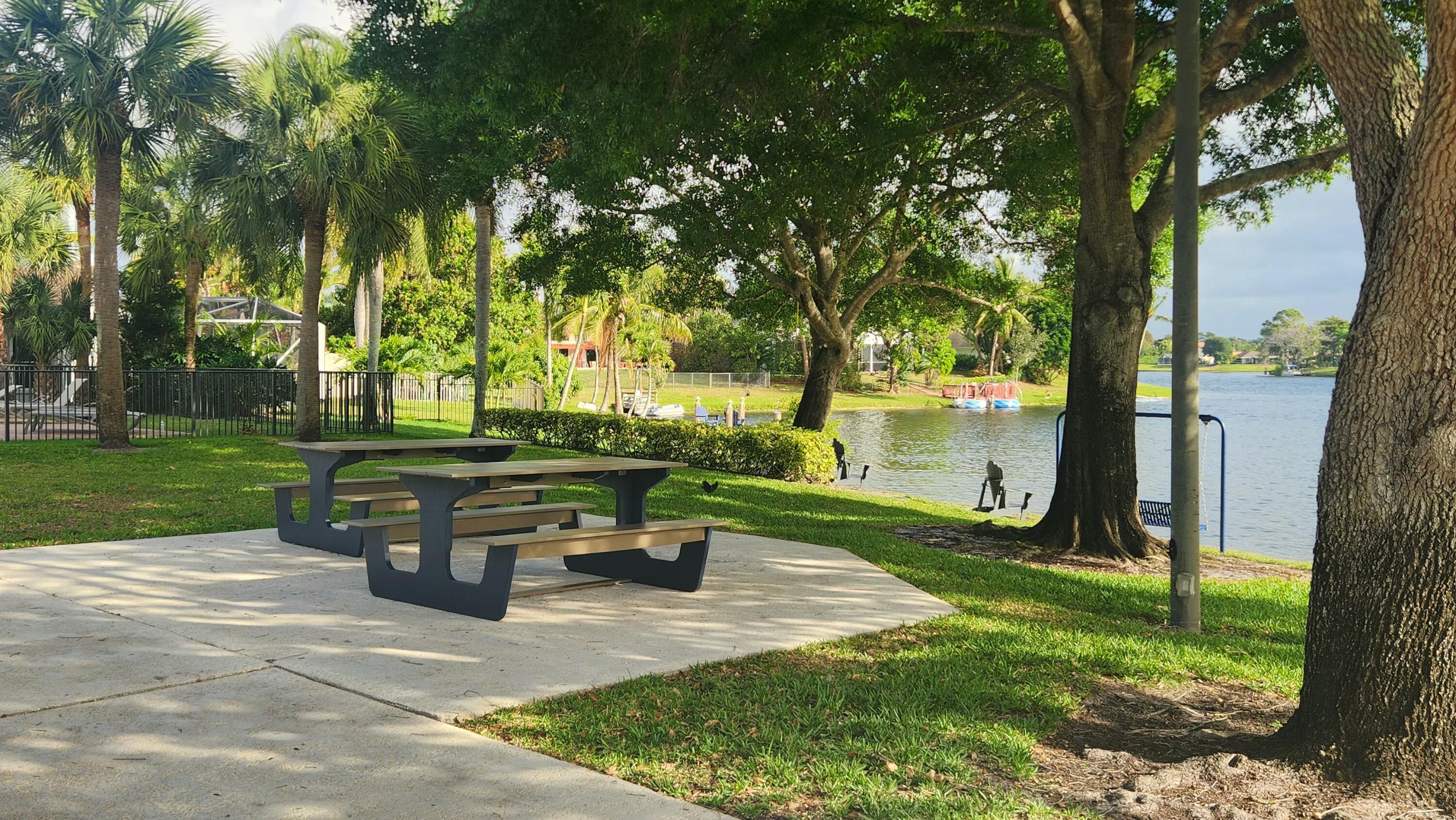 MEADOWLAND COVE PL 2 OF WELLINGTON - Residential