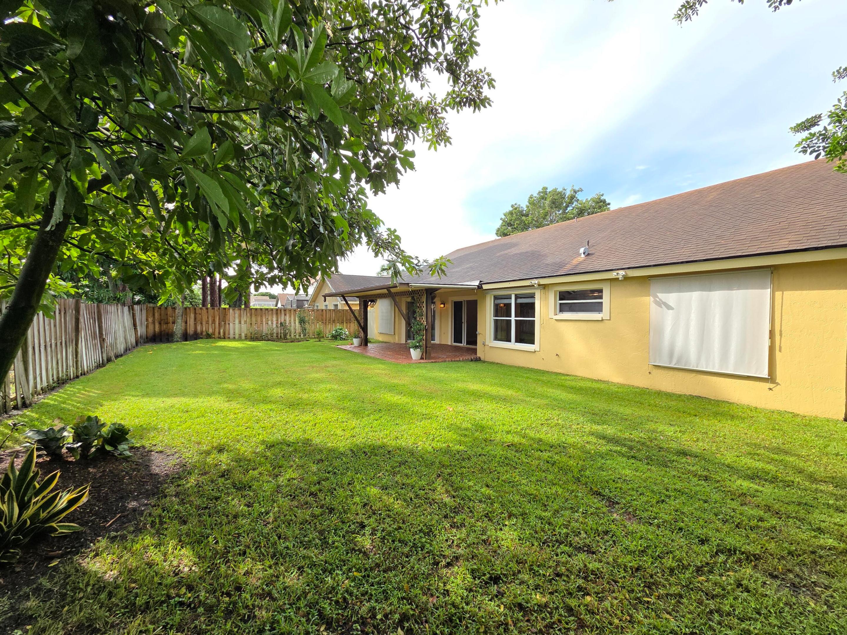 MEADOWLAND COVE PL 2 OF WELLINGTON - Residential