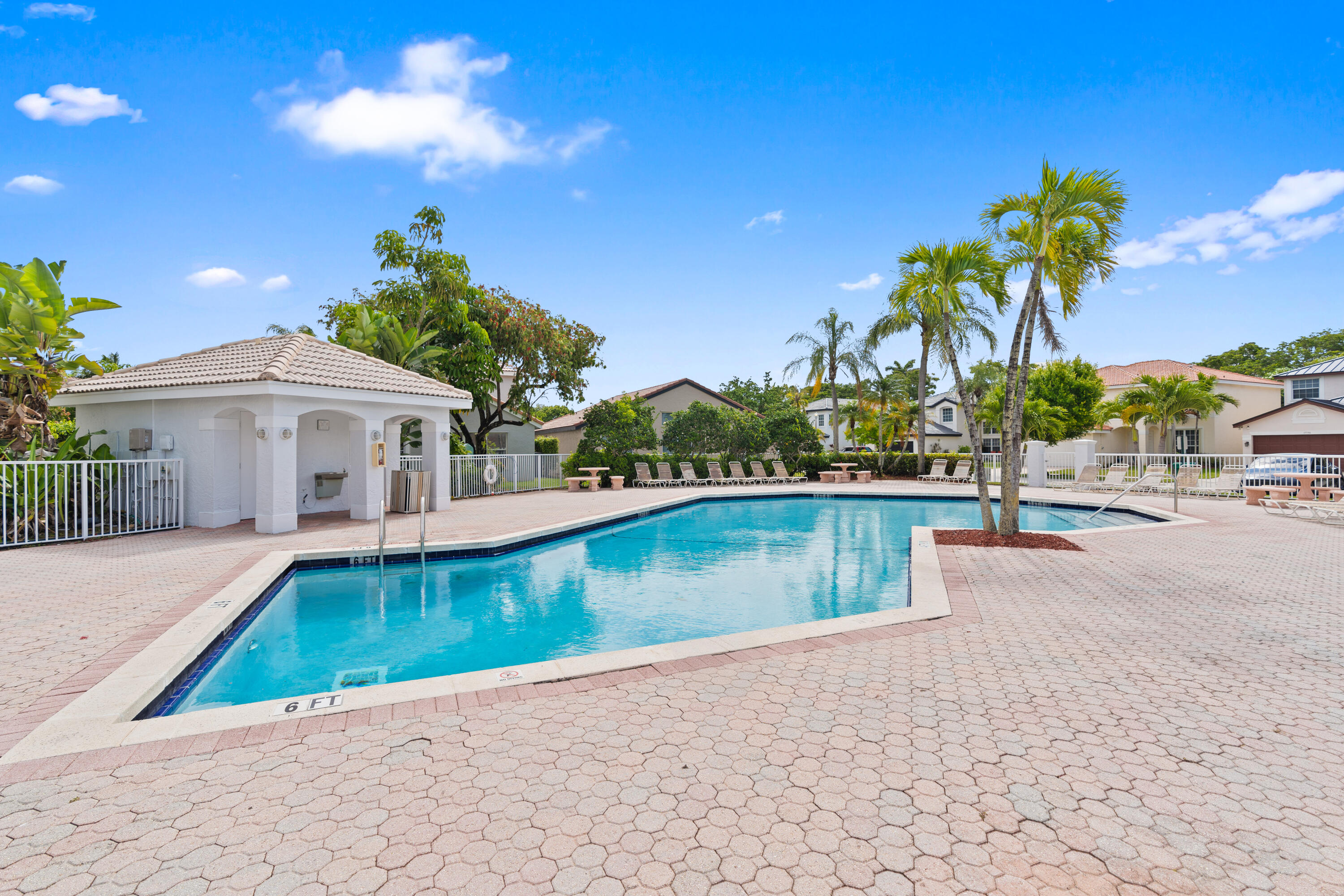 SILVER LAKES - Residential