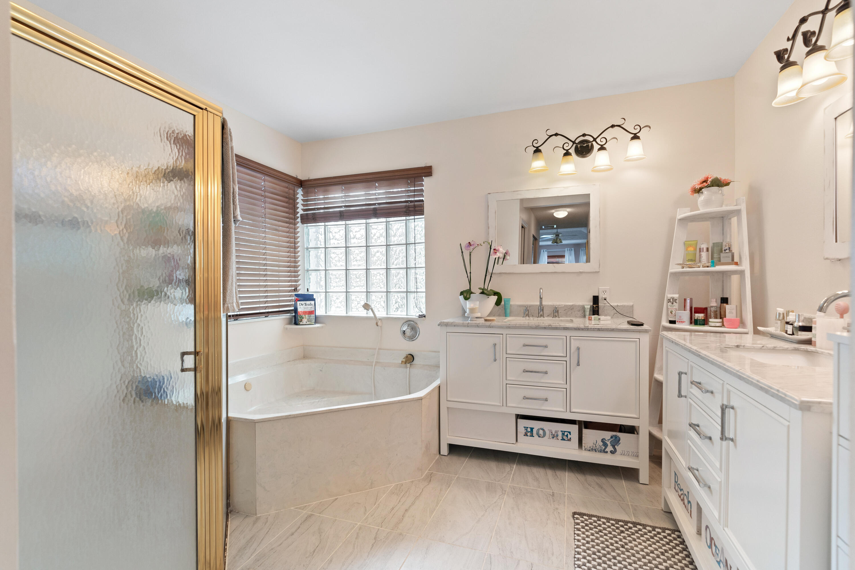 SILVER LAKES - Residential