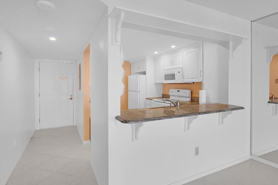 OCEAN HARBOUR SOUTH CONDOMINIUM - Residential