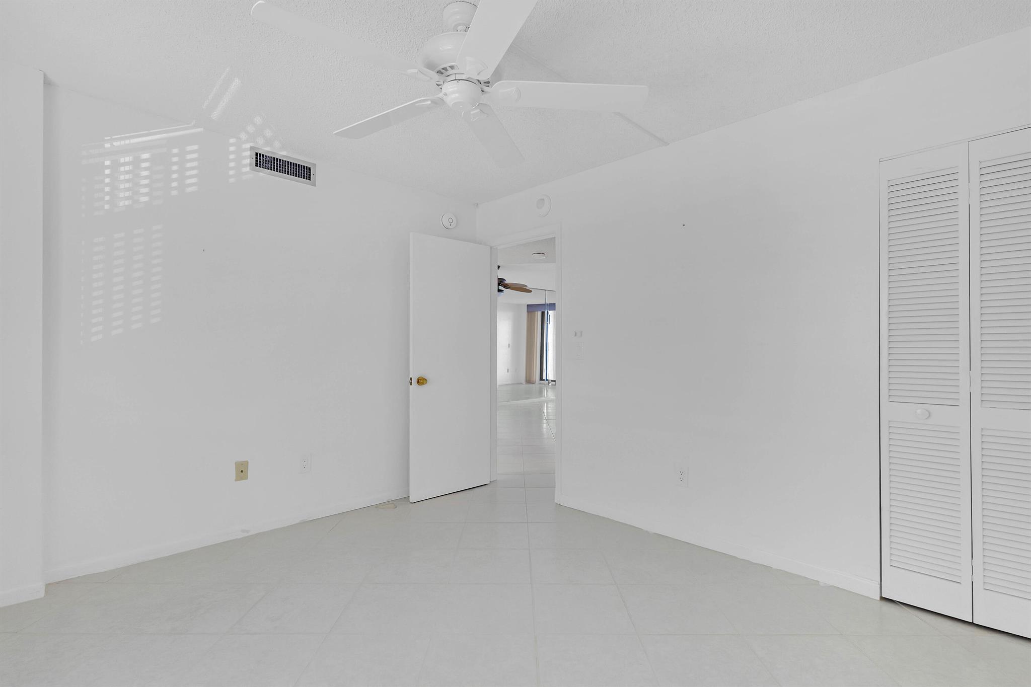 OCEAN HARBOUR SOUTH CONDO - Residential