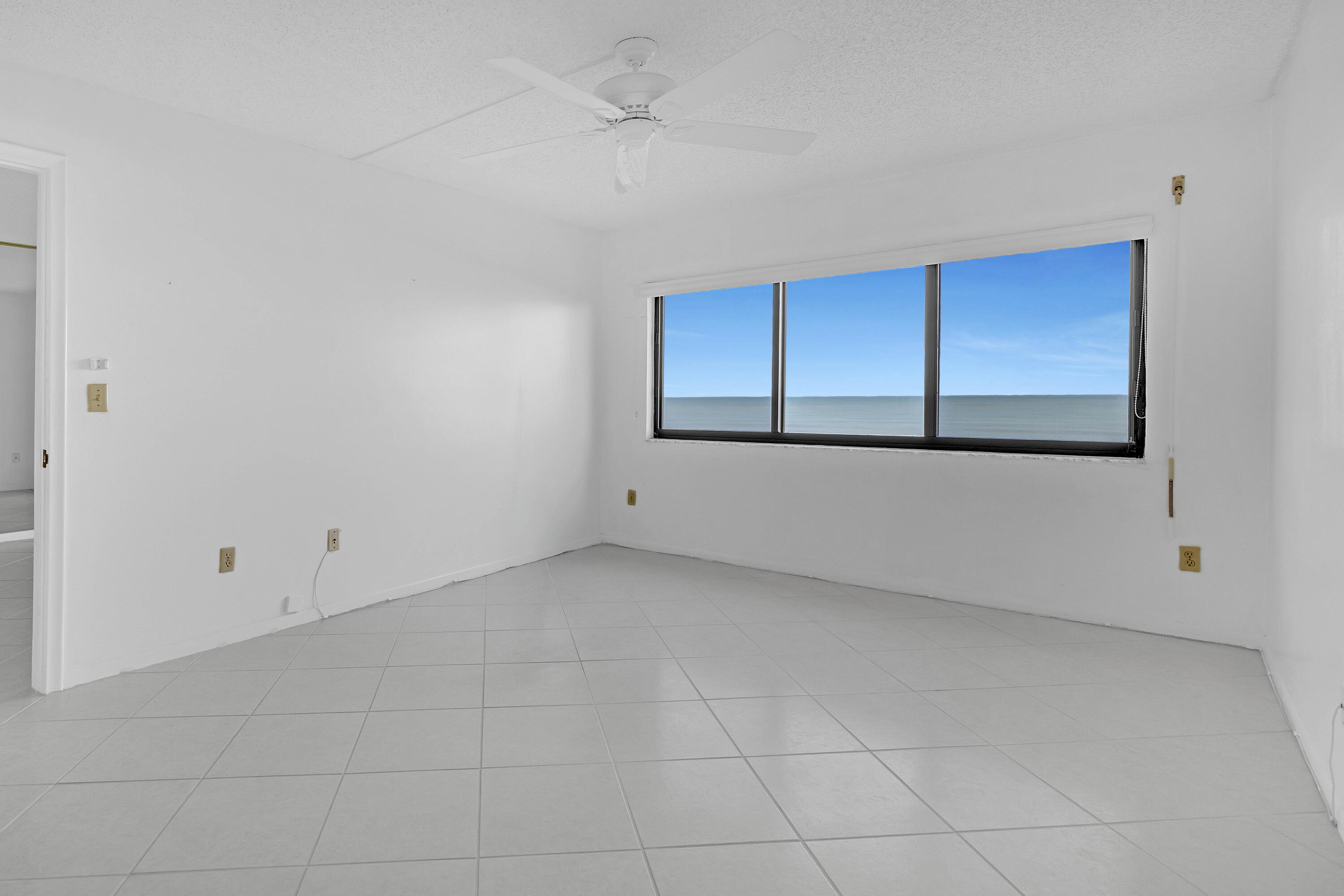 OCEAN HARBOUR SOUTH CONDOMINIUM - Residential