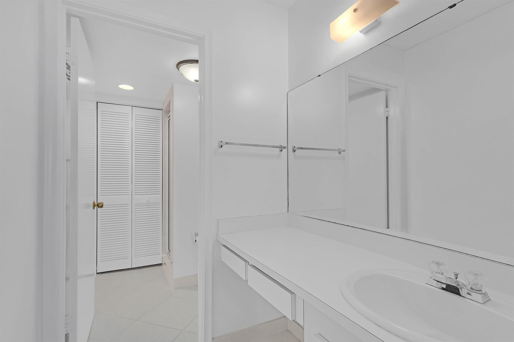 OCEAN HARBOUR SOUTH CONDO - Residential