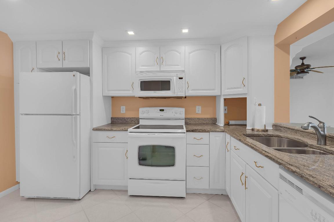 OCEAN HARBOUR SOUTH CONDOMINIUM - Residential