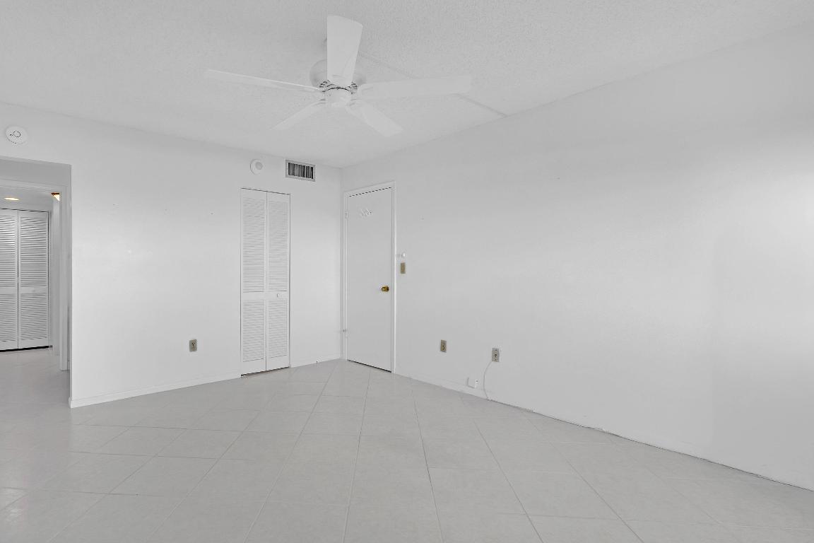 OCEAN HARBOUR SOUTH CONDOMINIUM - Residential