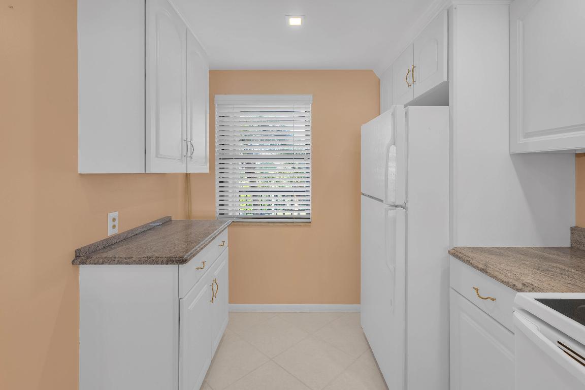 OCEAN HARBOUR SOUTH CONDOMINIUM - Residential